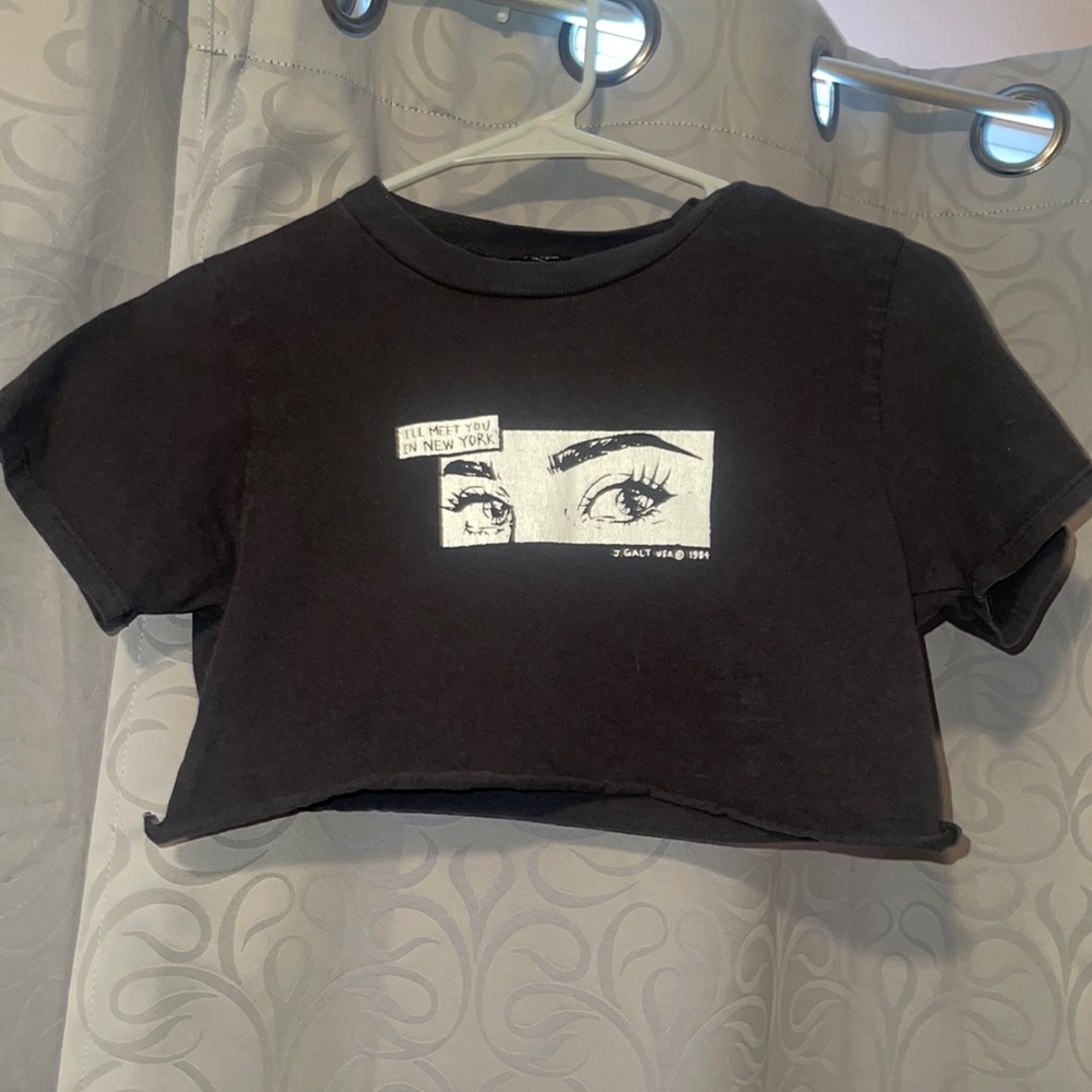Cropped tee